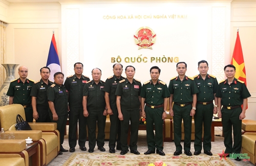 Trung tướng Nguyễn Doãn Anh tiếp Đoàn Cục Thông tin, Bộ Tổng Tham mưu QĐND Lào
